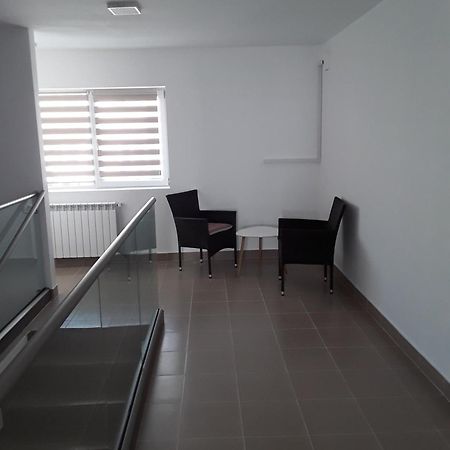 Camere De Inchiriat Central La Calciu Mahmudia Ngoại thất bức ảnh