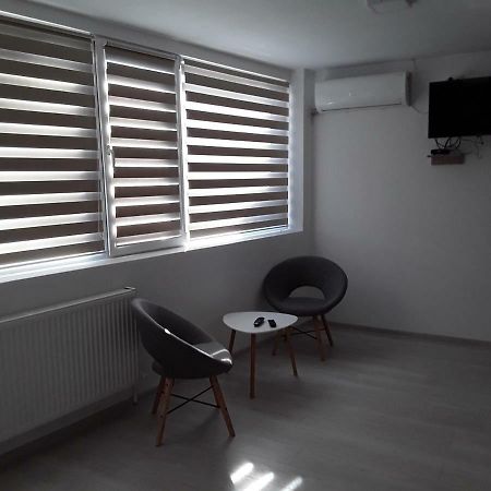 Camere De Inchiriat Central La Calciu Mahmudia Ngoại thất bức ảnh