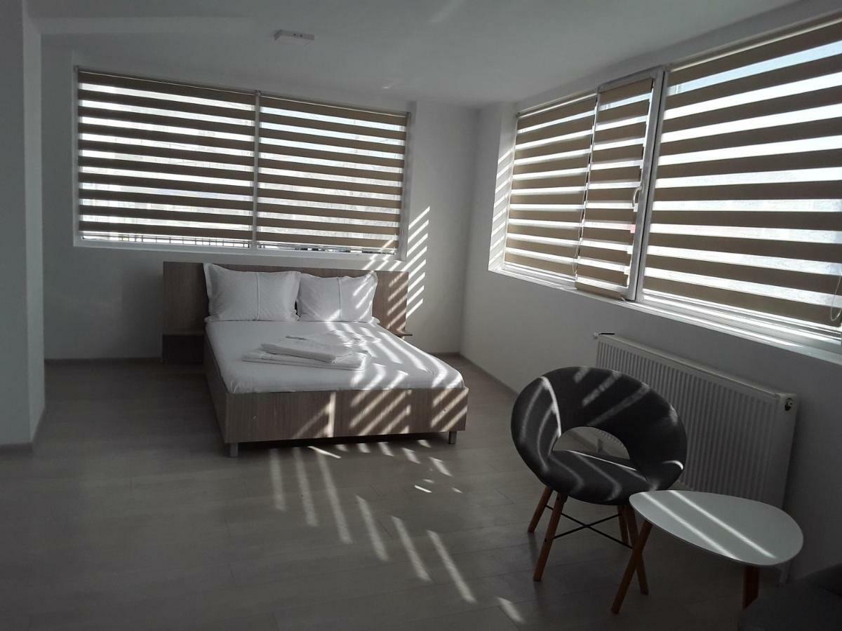 Camere De Inchiriat Central La Calciu Mahmudia Ngoại thất bức ảnh