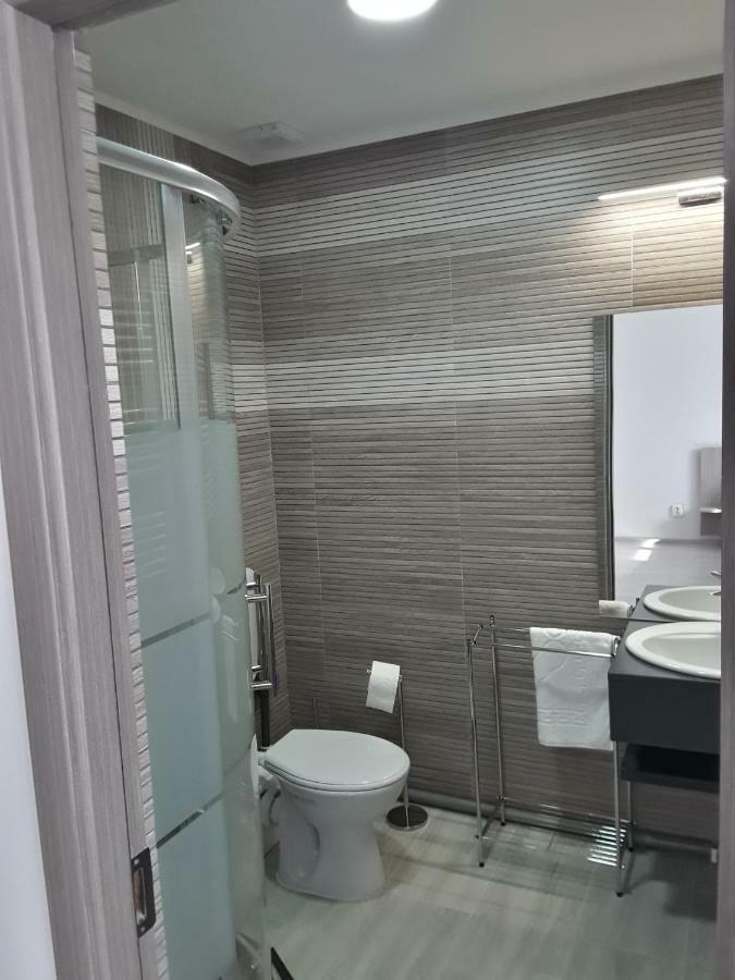 Camere De Inchiriat Central La Calciu Mahmudia Ngoại thất bức ảnh