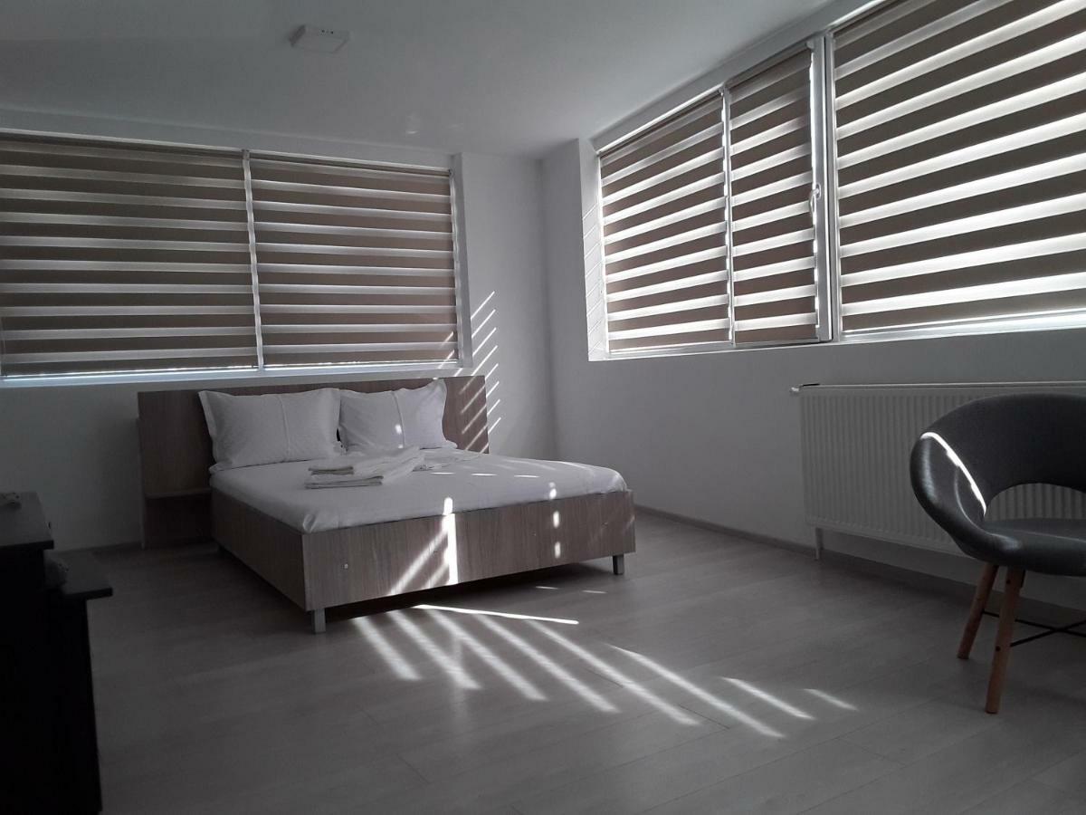 Camere De Inchiriat Central La Calciu Mahmudia Ngoại thất bức ảnh